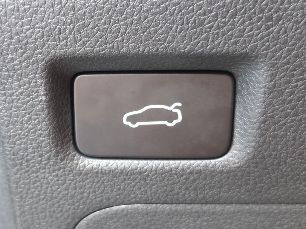 Used 2021 Silver Kia LXS image 13