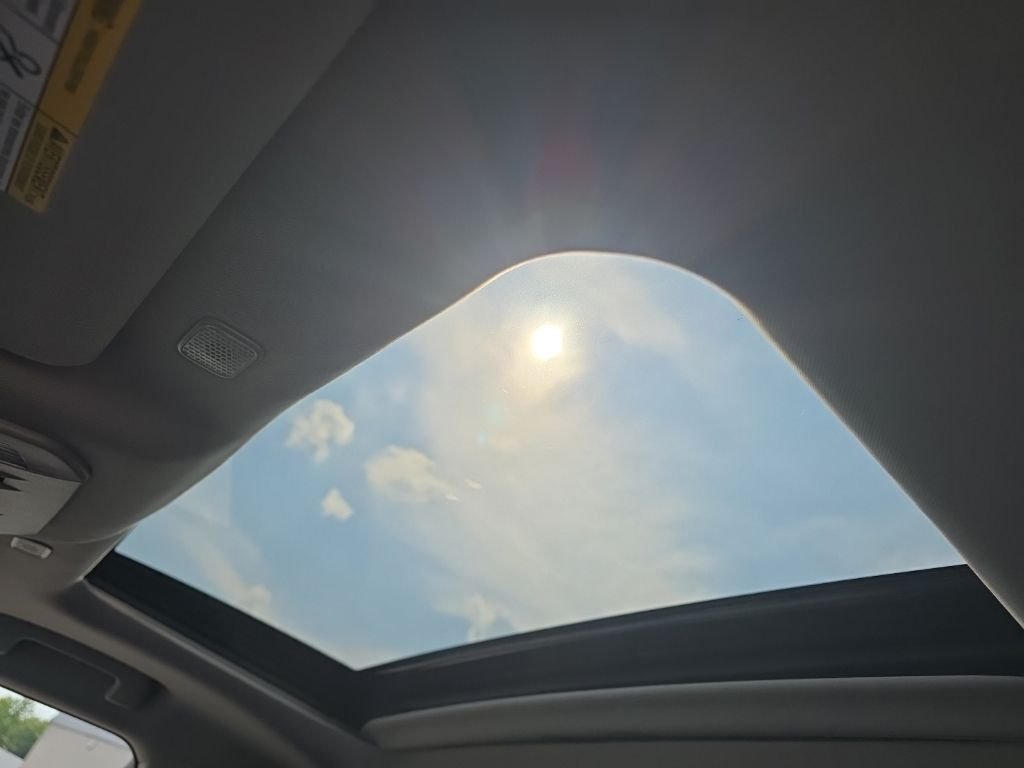 Used 2025  Toyota XLE image 2