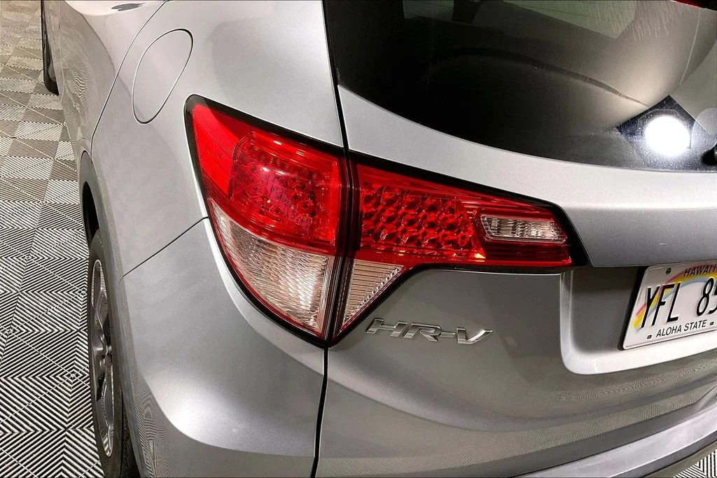 Used 2018  Honda EX image 27
