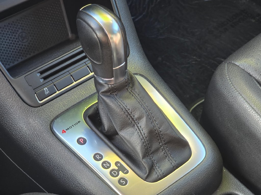 Used 2012 Silver Volkswagen SE image 33