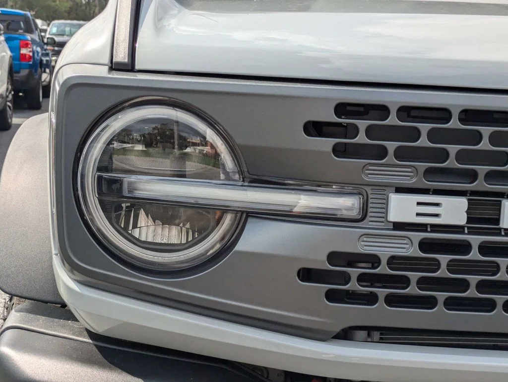 New 2026 Avalanche Gray Ford Badlands image 9