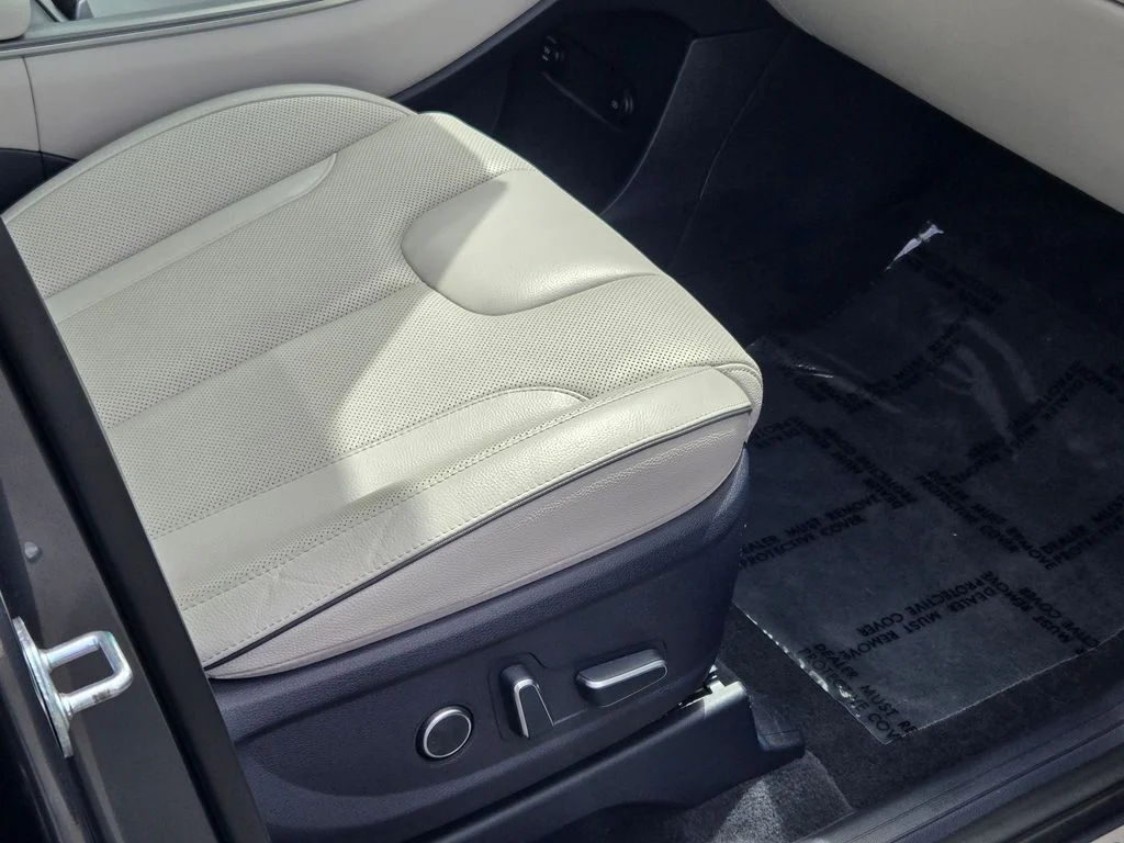 Used 2023 Gray Hyundai Limited image 7