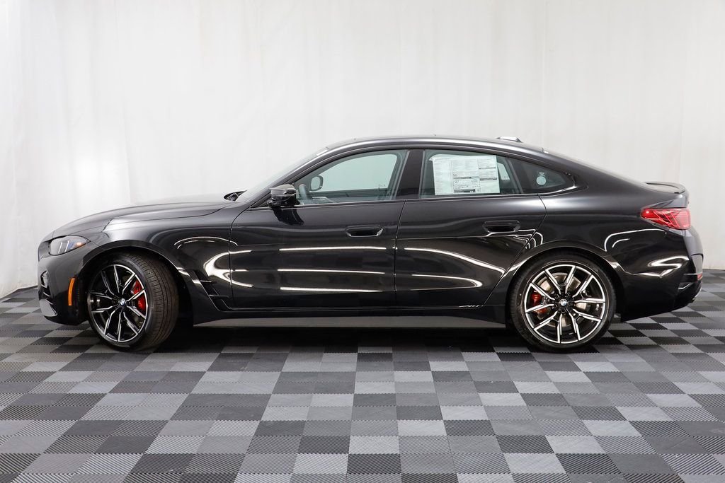 New 2026 Black Sapphire Metallic BMW M440i xDrive image 4