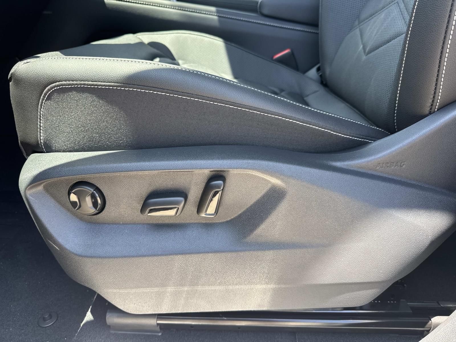 New 2026 Gray Volkswagen 2.0T SE w/Technology image 10