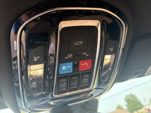 Used 2023 Black Jeep Summit image 13