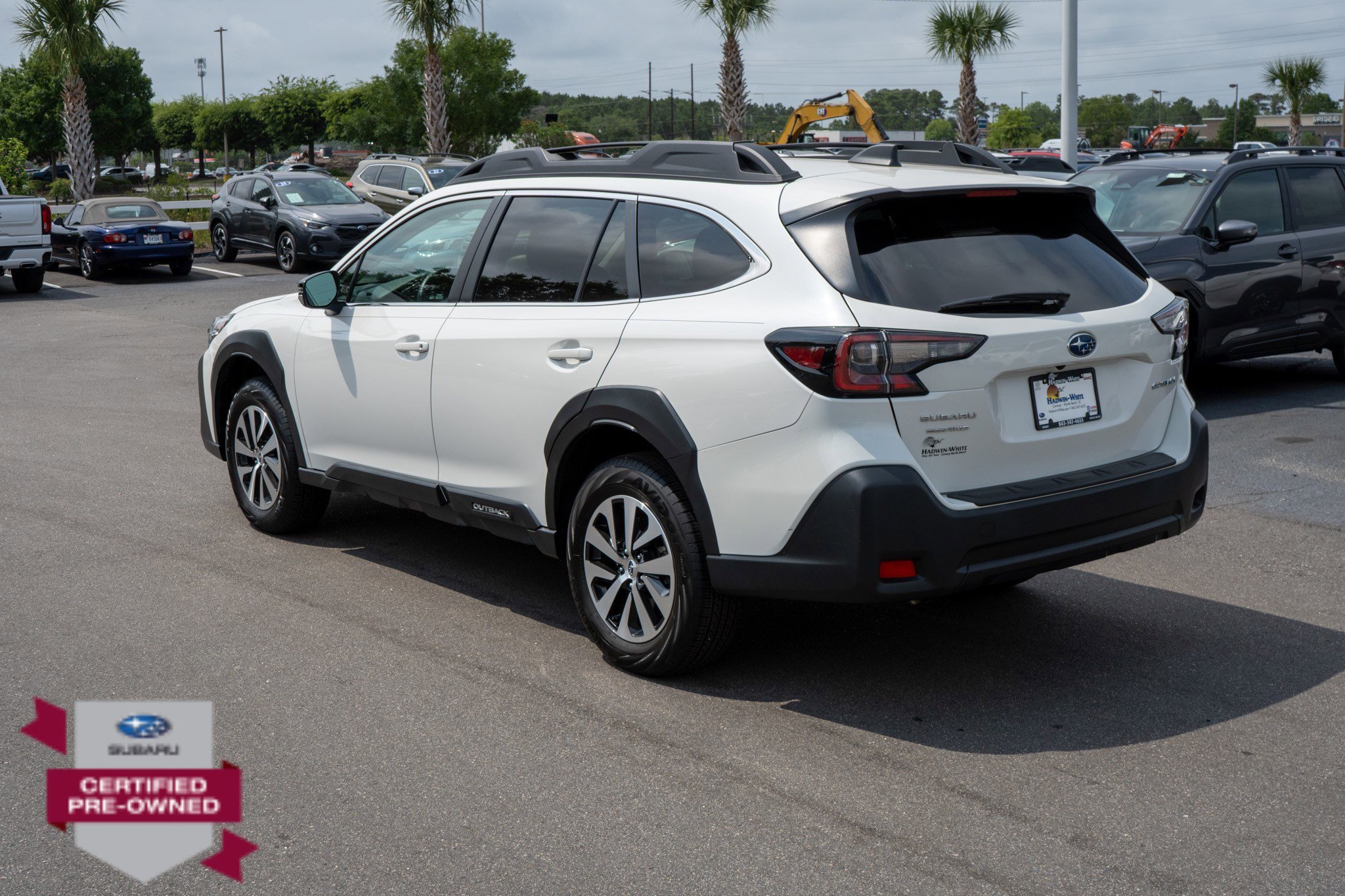 Used 2025 Crystal White Pearl Subaru Premium image 5