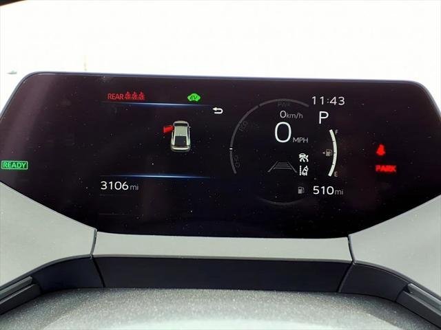 Used 2025 White Toyota  image 25