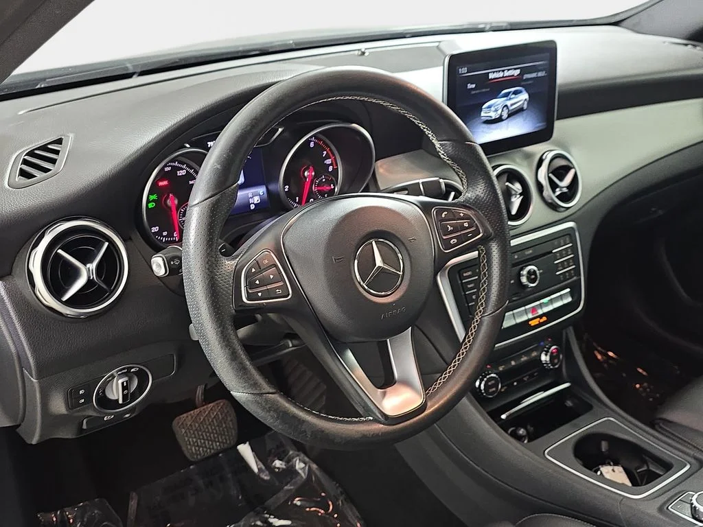 Used 2018 Gray Metallic Mercedes-Benz GLA 250 image 19