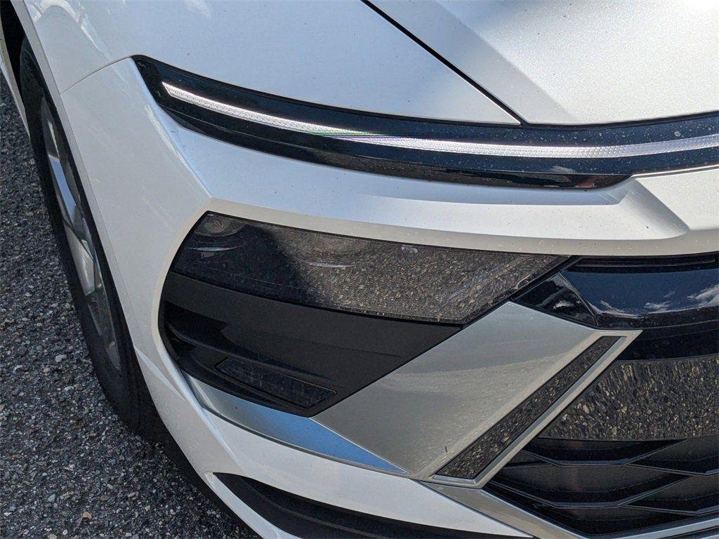 New 2026 White Hyundai SE image 9