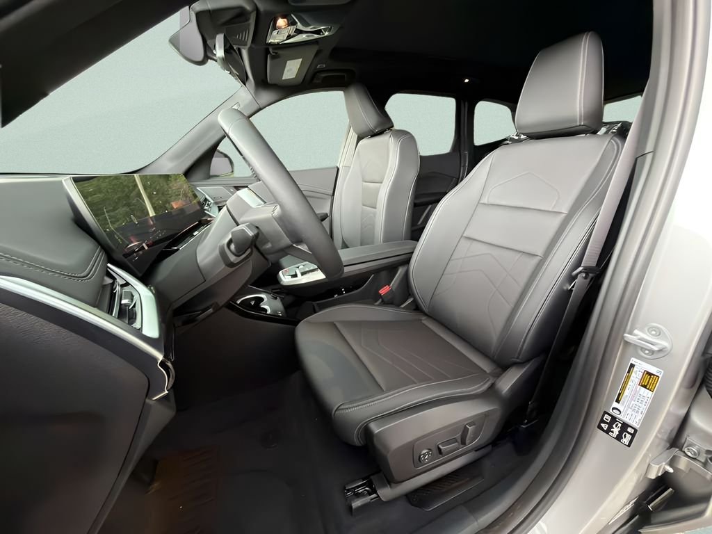 New 2026 Space Silver Metallic BMW xDrive28i image 12