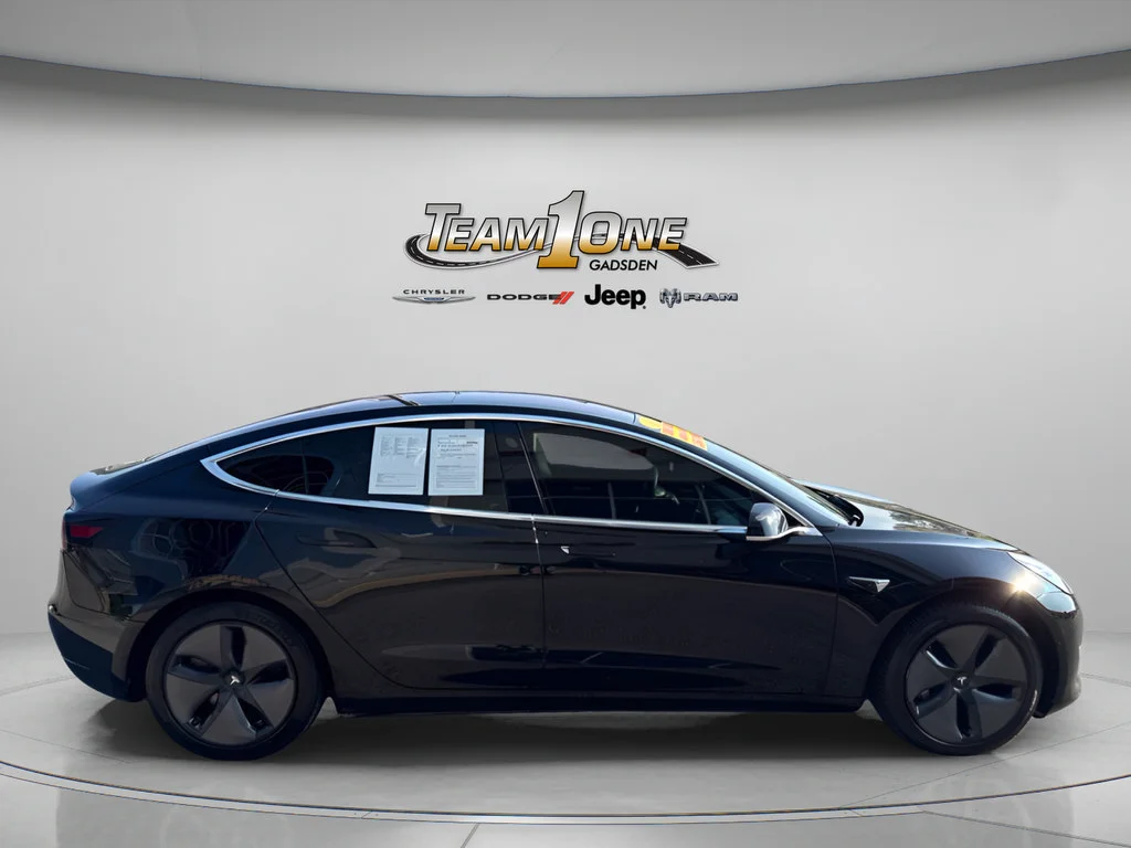 Used 2018 Obsidian Black Metallic Tesla Long Range image 10