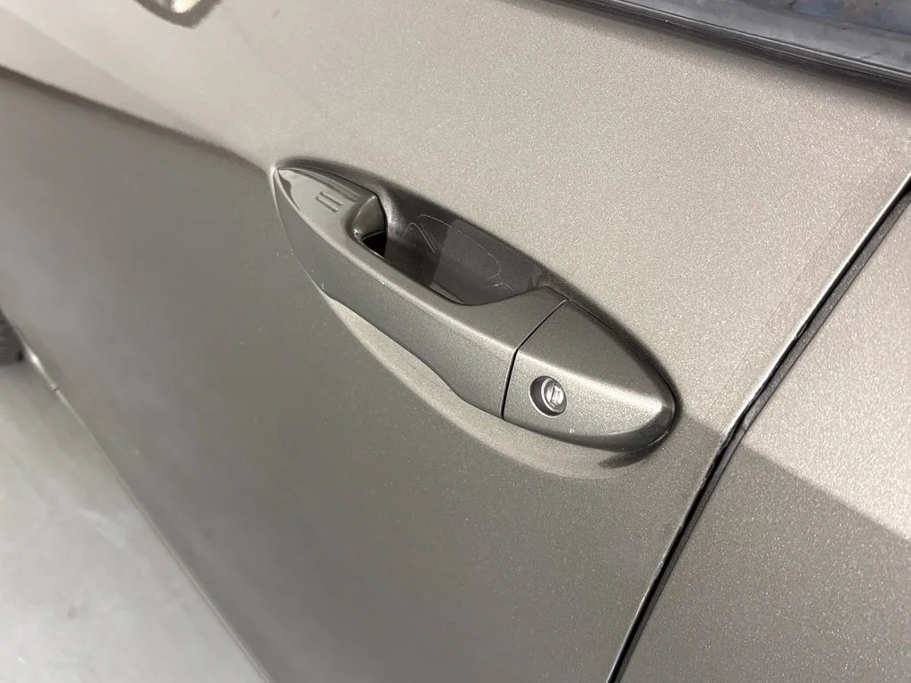 Used 2018 Gray Toyota SE image 10