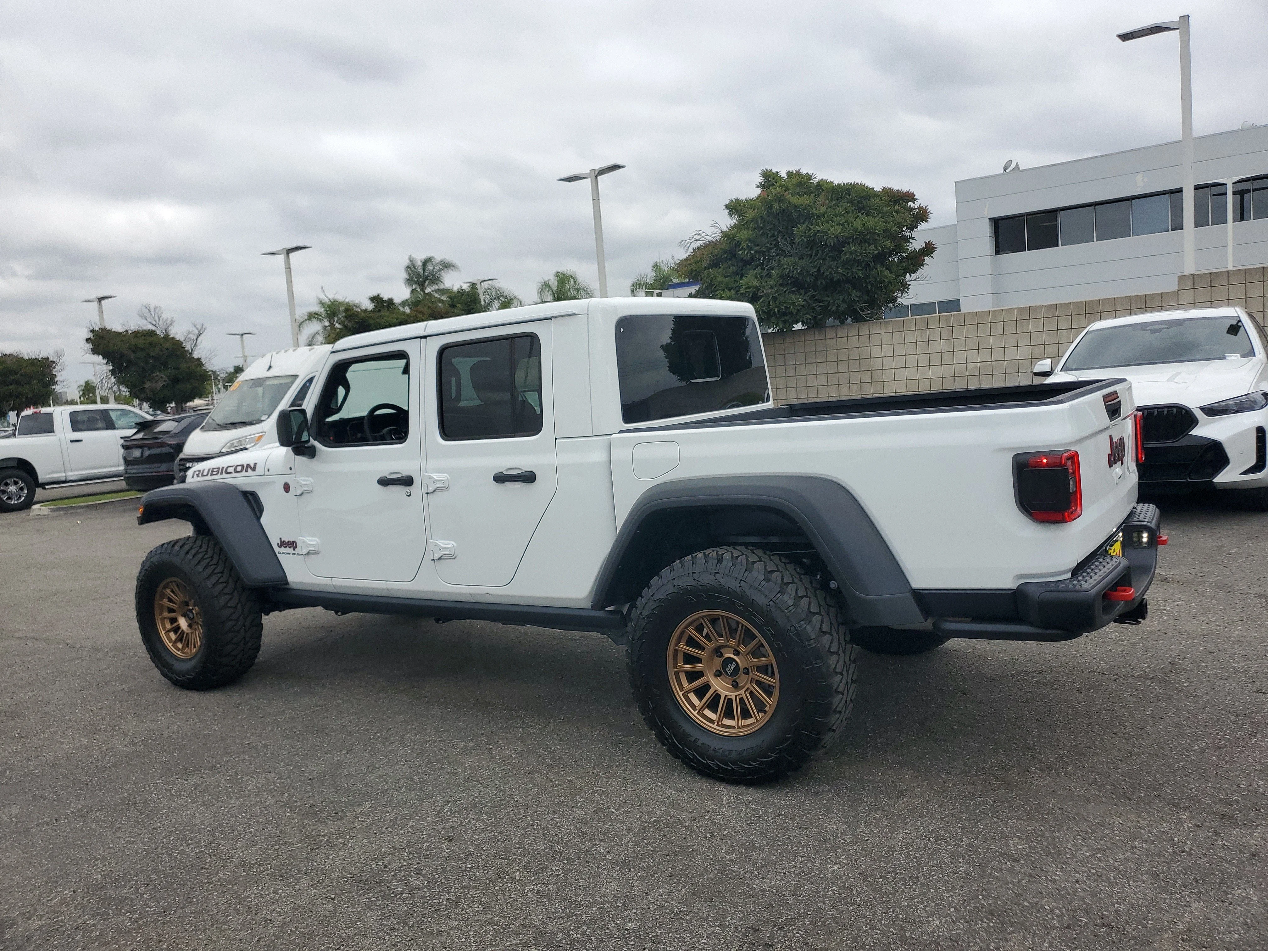 Used 2025 White Jeep Rubicon image 6