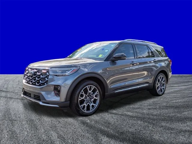 Certified Used 2025 Gray Metallic Ford Platinum image 8