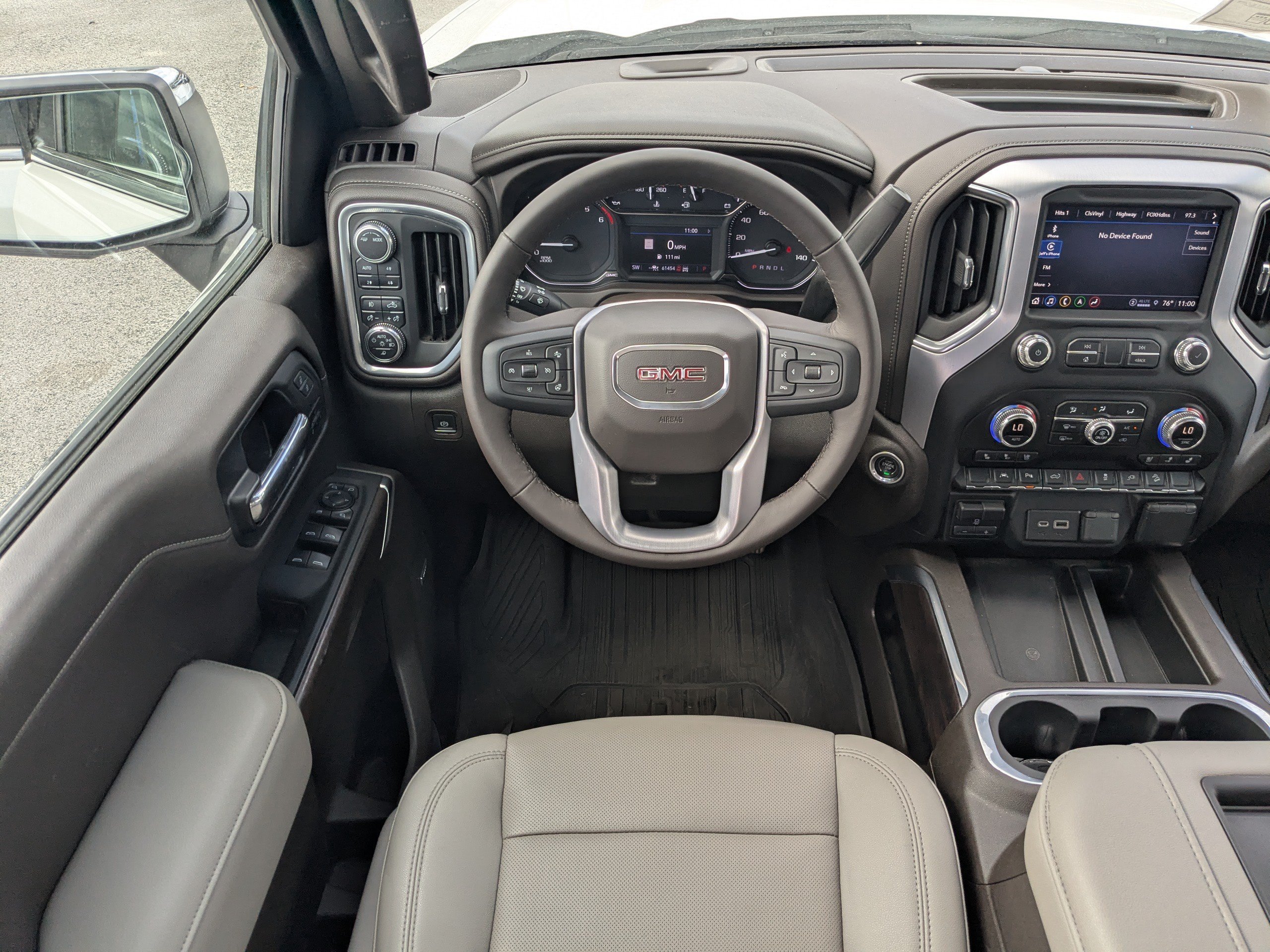 Used 2022 White Frost Tricoat GMC SLT image 16