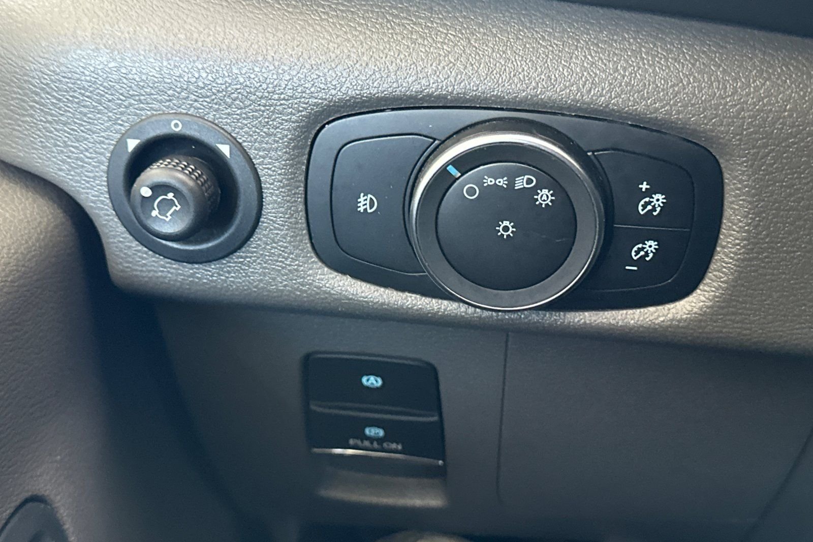 Used 2025 White Ford Base image 26