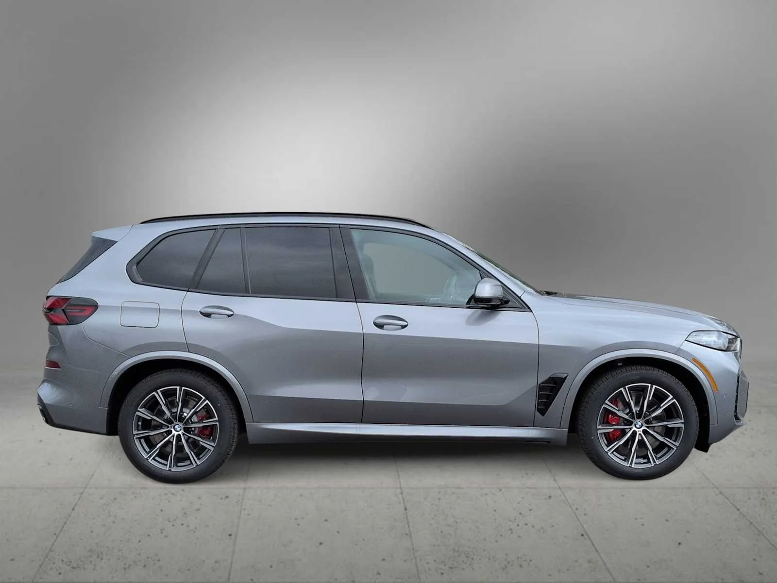 New 2026 Skyscraper Grey Metallic BMW xDrive50e image 9