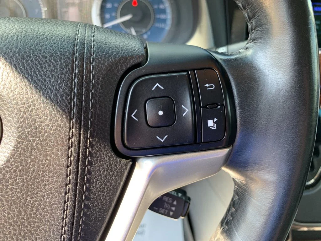 Used 2017 Silver Toyota Limited Premium image 30