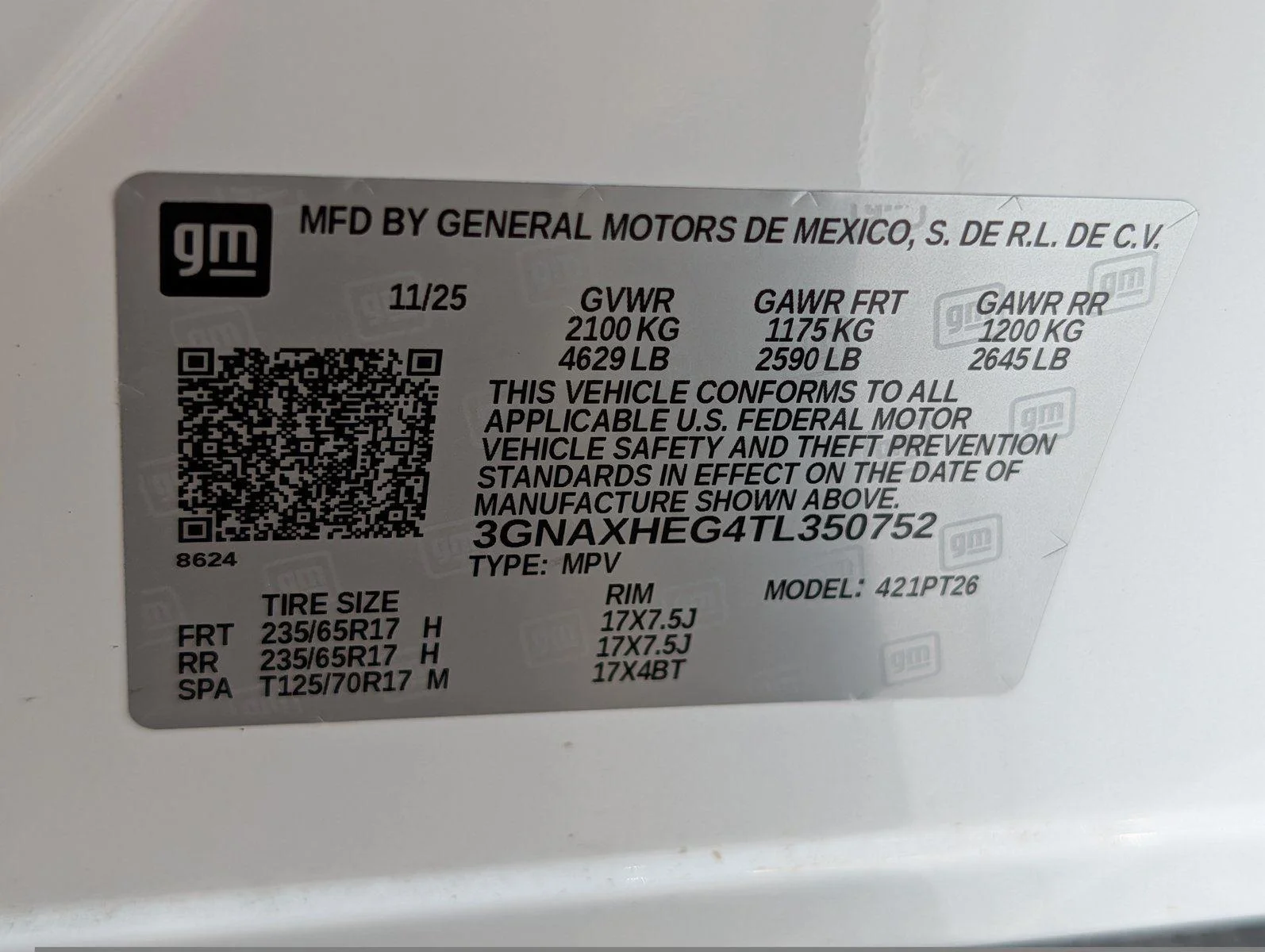 Used 2026 Summit White Chevrolet LT image 37