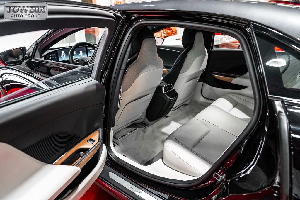 Used 2024  Lucid Touring image 11