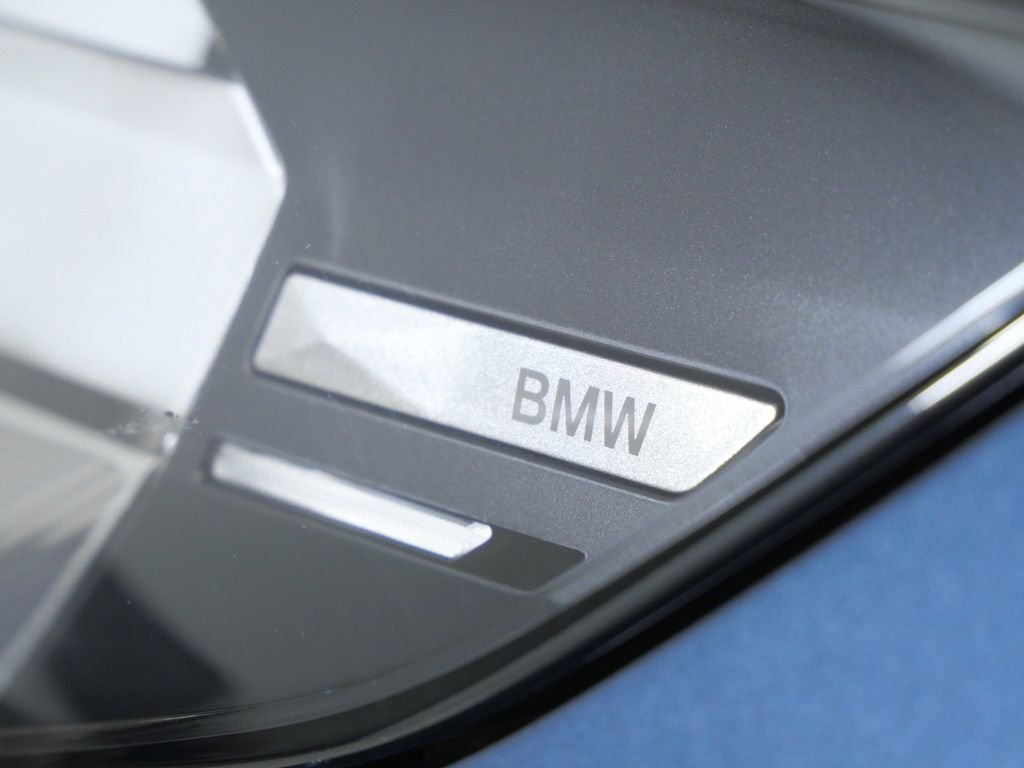 New 2026 Arctic Race Blue metallic BMW 30 xDrive image 4