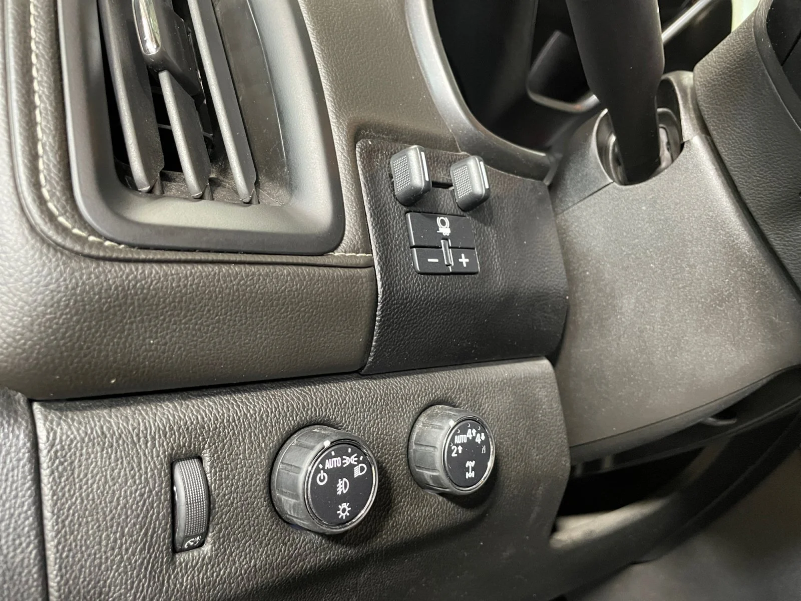 Used 2022 BLACK GMC Crew Cab 4WD DENALI image 15