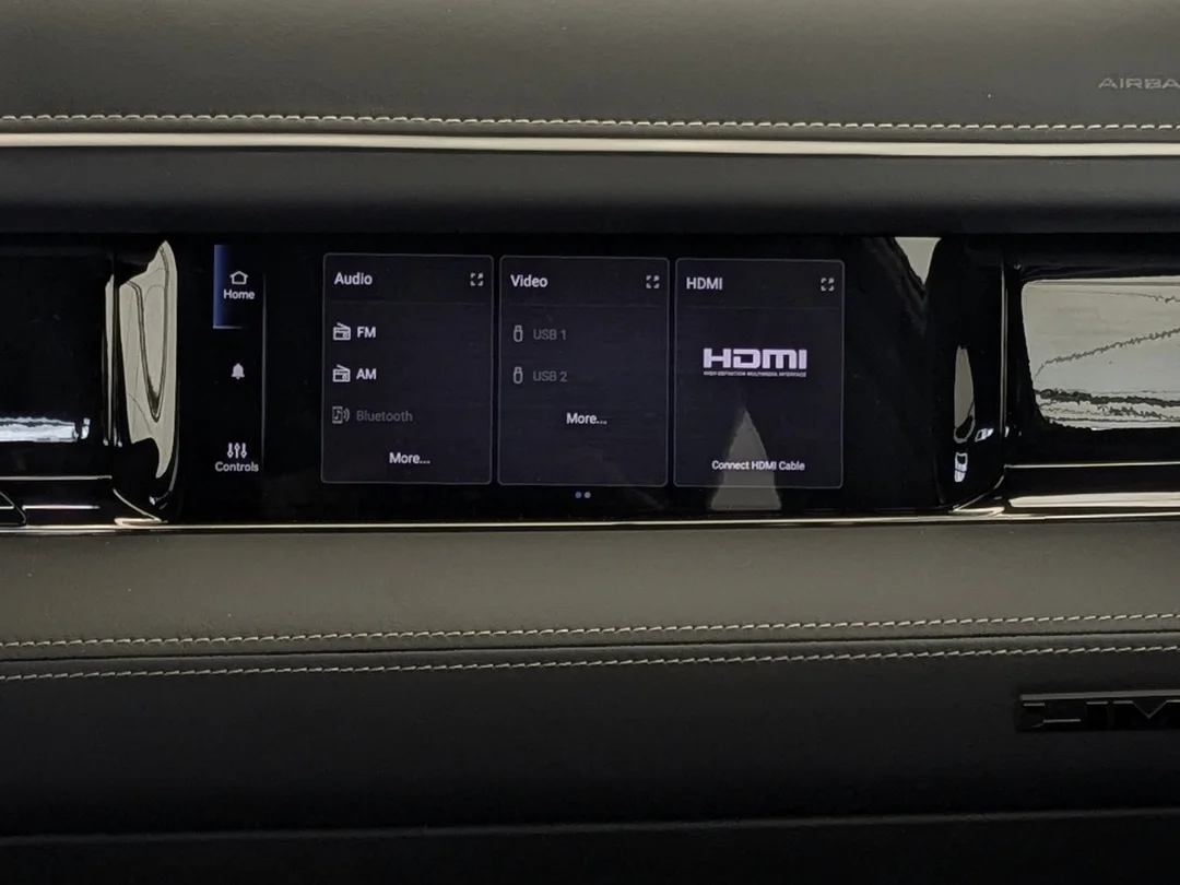 New 2026 Black RAM Limited - - 5.7L HEMI V8 - Pano Sunroof - 14.4 Uconnect - Surround Cam & More! image 28