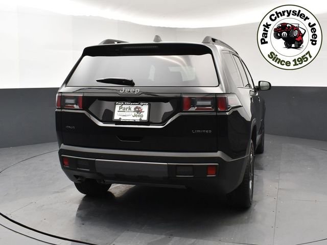 New 2026 Diamond Black Crystal Pearl-Coat Exterior Paint Jeep Limited image 5
