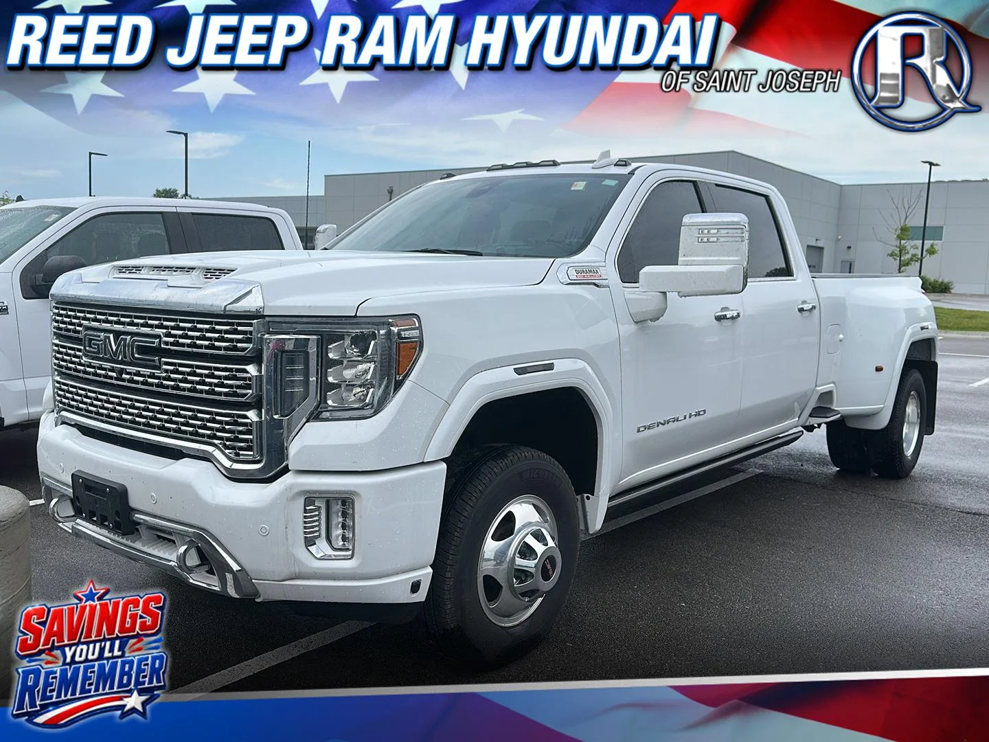 2022 GMC Sierra 4WD Crew Cab Long Box DRW Denali's photo
