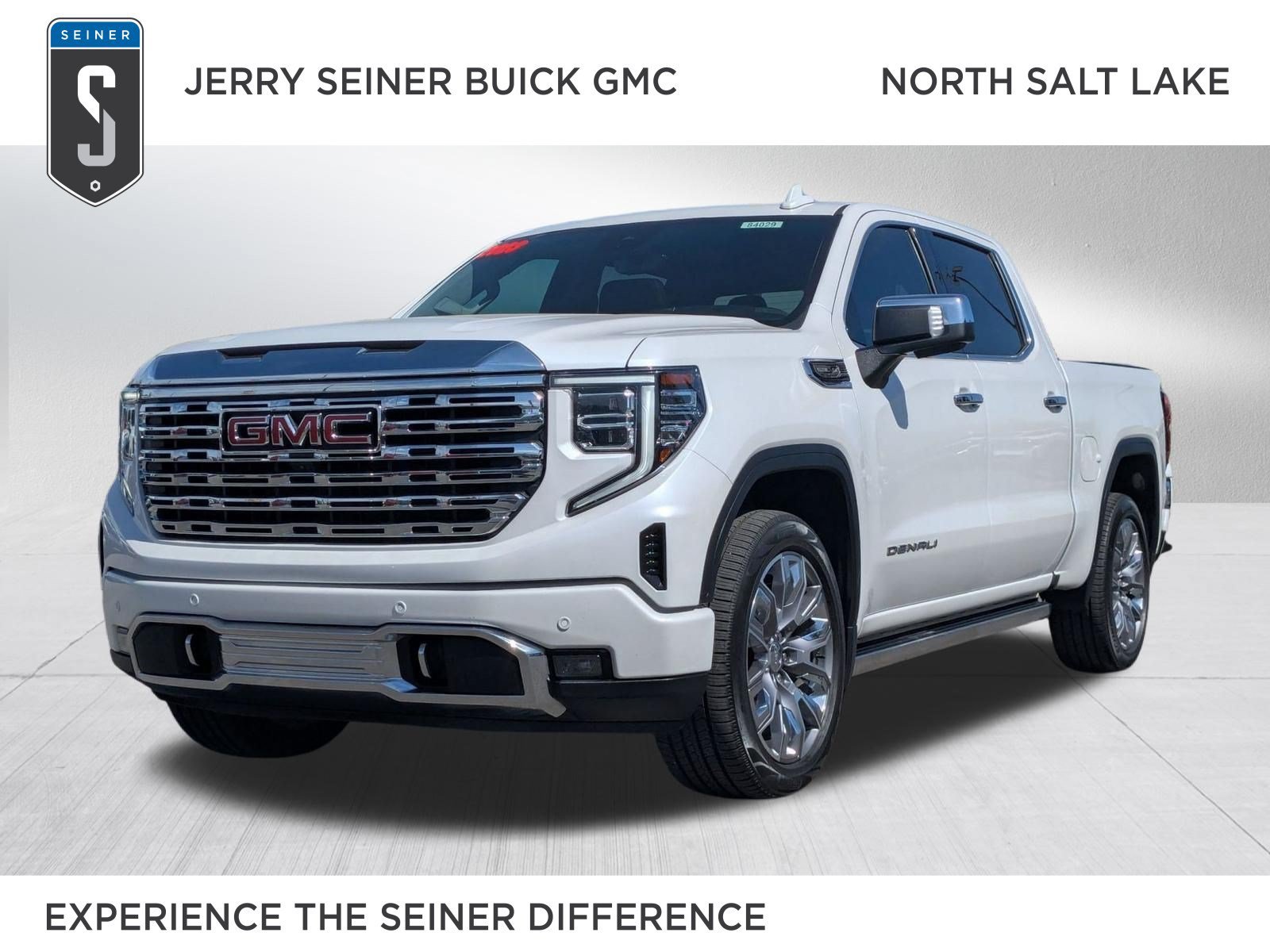 2023 GMC Sierra 4WD Crew Cab Short Box Denali's photo