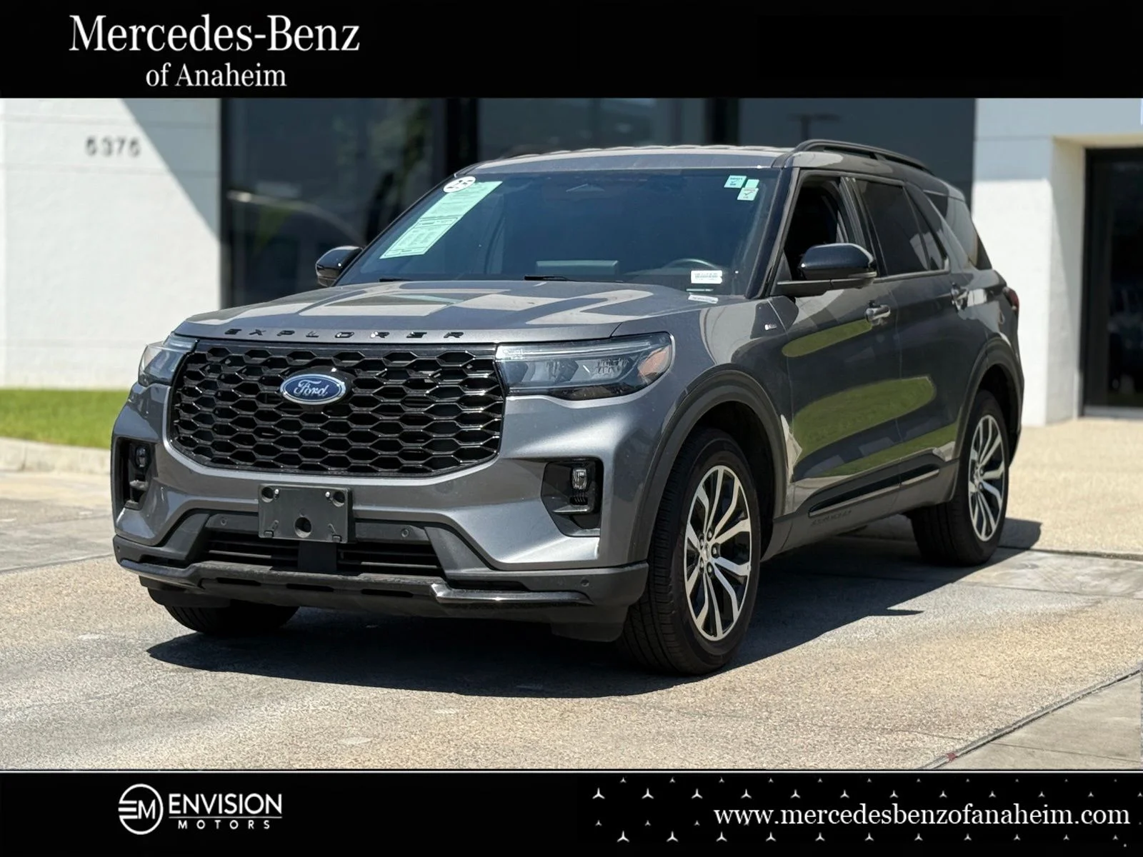 2025 Ford Explorer ST-LINE 4WD (PL535)'s photo