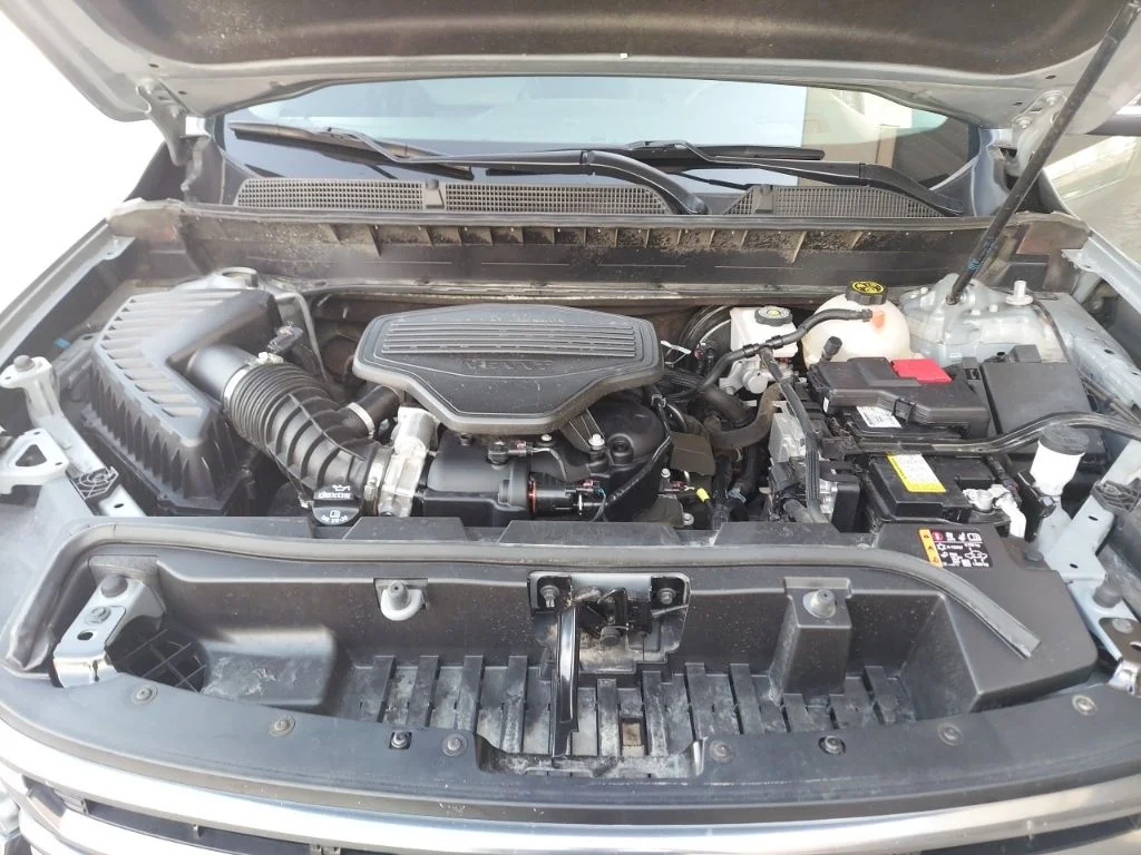 Used 2023 Silver GMC AT4 image 46