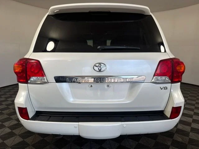Used 2013 Blizzard Pearl Toyota Base image 24