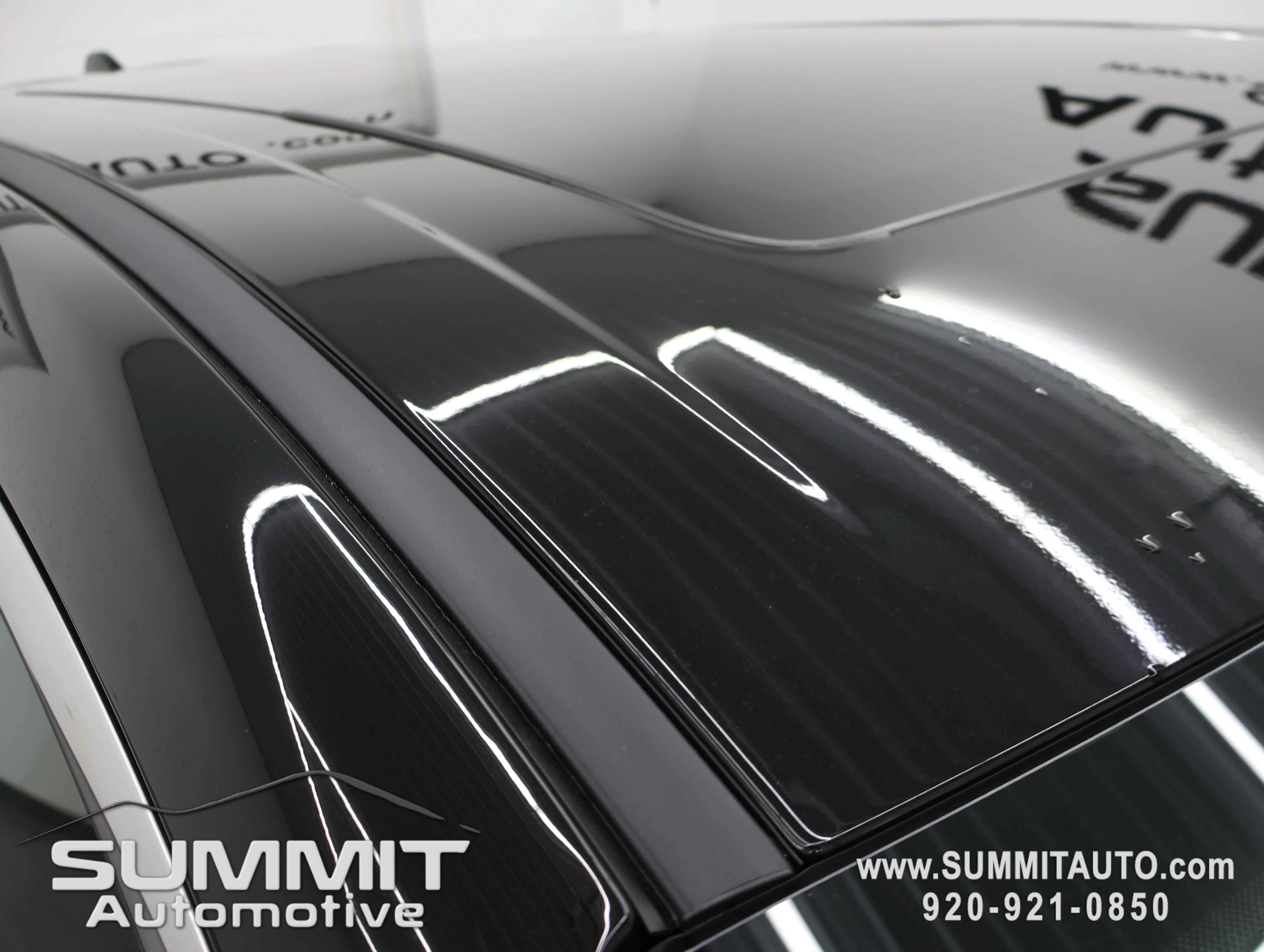 New 2027 Diamond Black Crystal Pearl-Coat Exterior Paint Chrysler Limited image 4