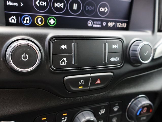 2024 GMC Terrain SLT - Photo 31
