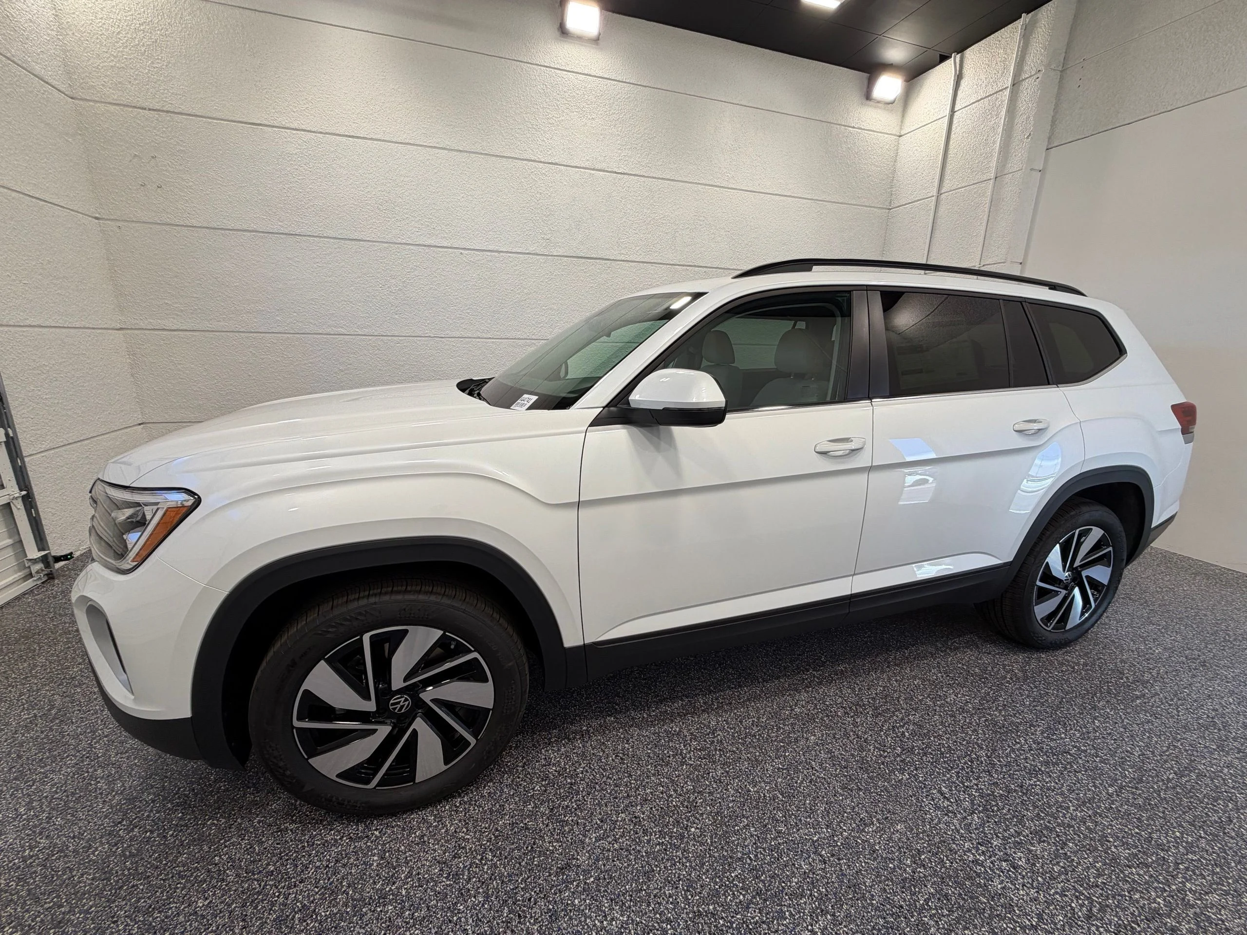 New 2026 White Volkswagen 2.0T SE w/Technology image 2