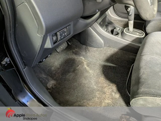 Used 2009 Black Nissan 1.8 S image 12