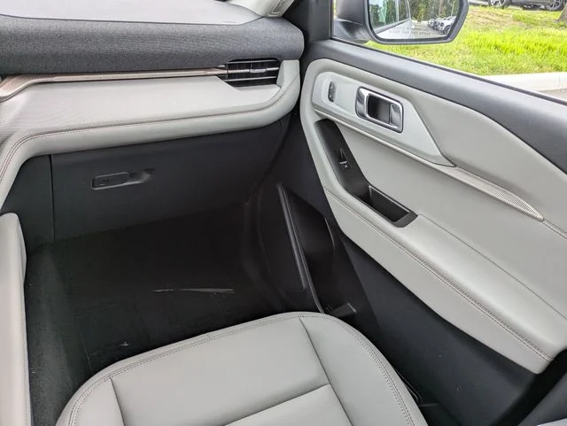 New 2026 Space White Metallic Ford Active image 17