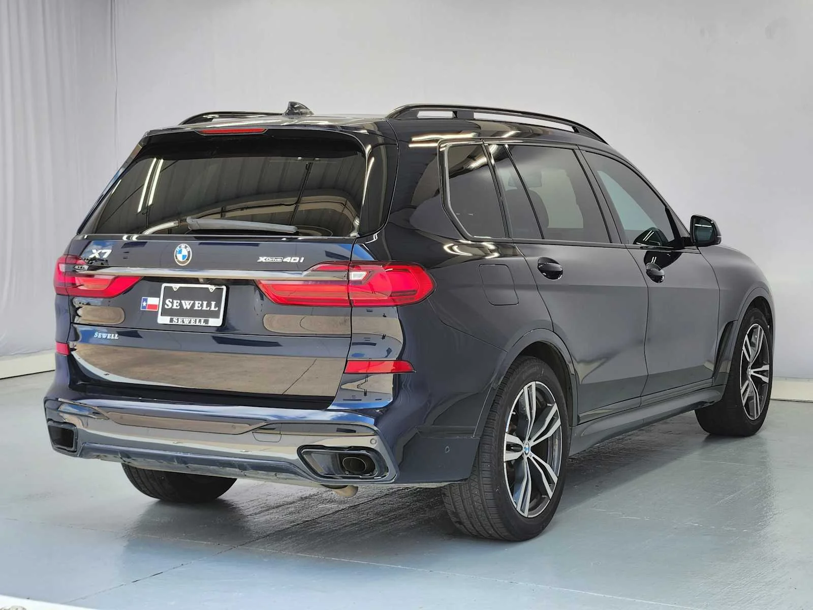 Certified Used 2022 Carbon Black Metallic BMW xDrive40i image 4