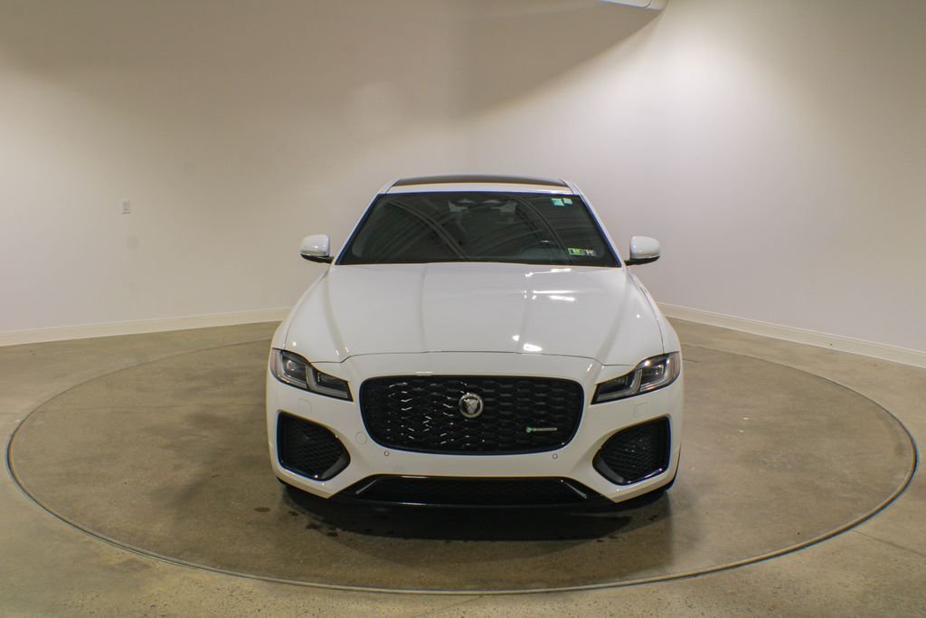 Used 2022 Fuji White Jaguar R-Dynamic SE image 2