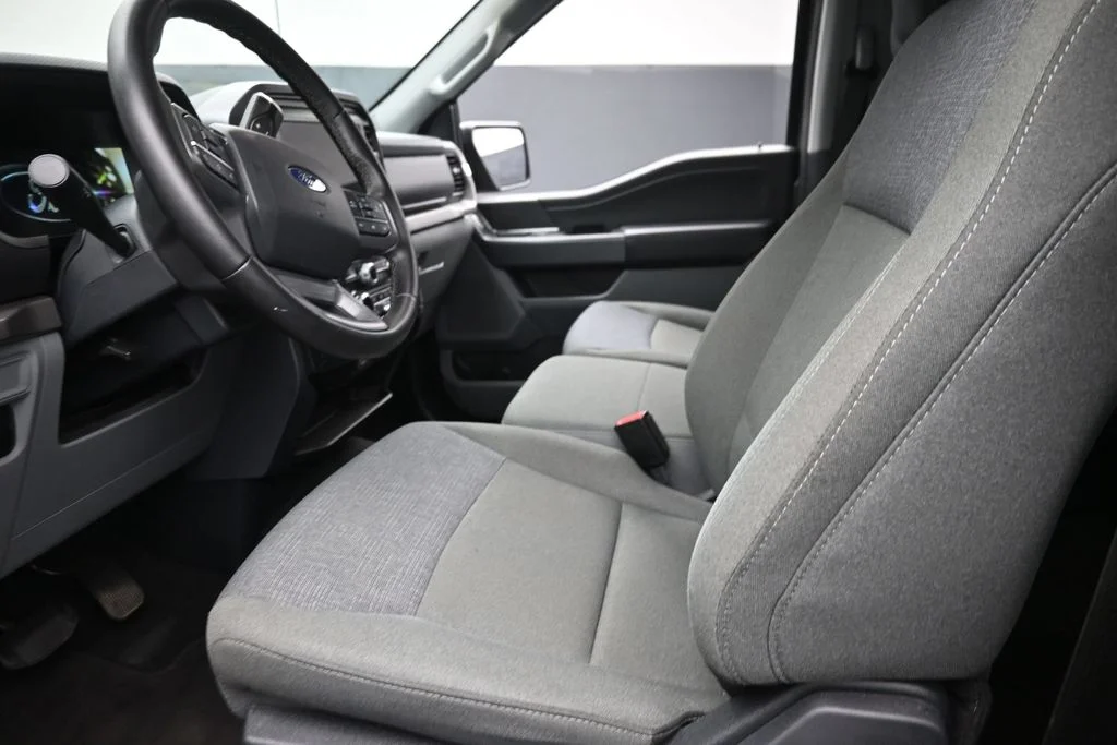 Certified Used 2025 Gray Ford XLT image 15