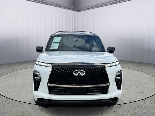 Used 2026 Radiant White Black Obsidian INFINITI Autograph image 4