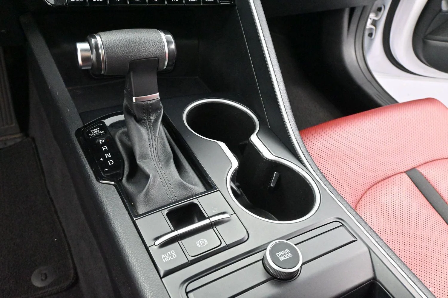 Used 2022 Glacial White Pearl Kia GT-Line image 18