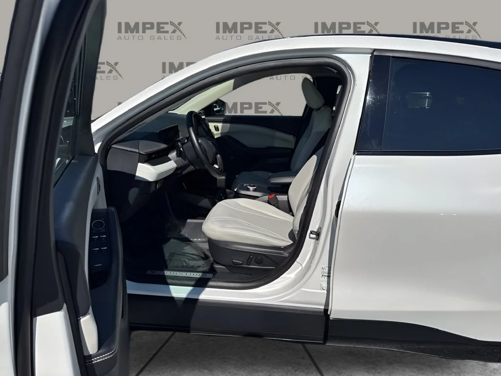 Used 2023 White Ford Premium image 31