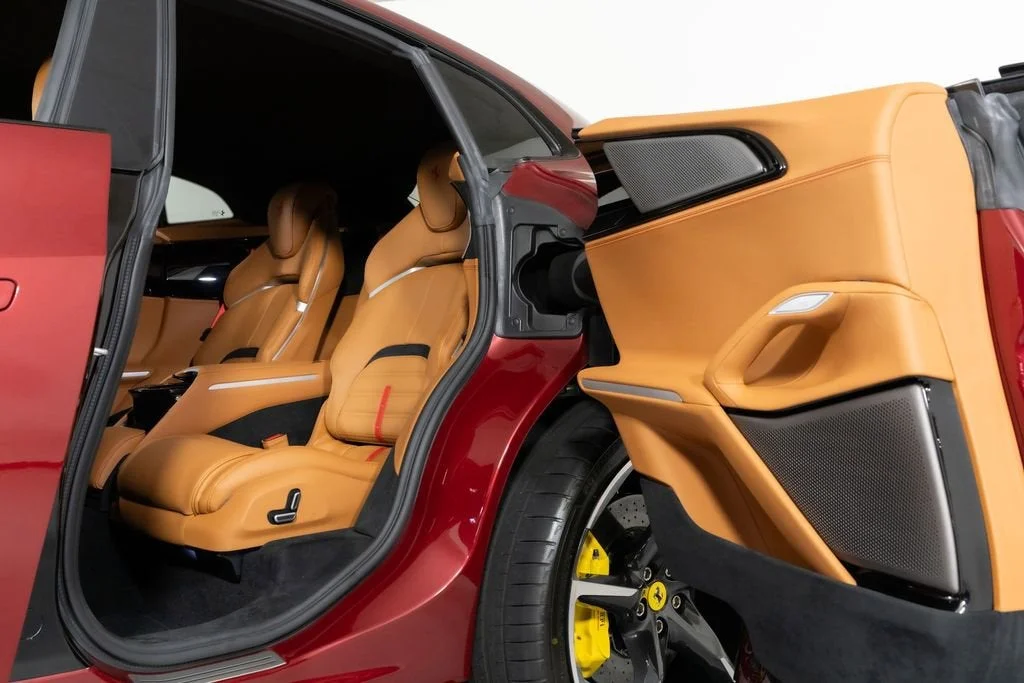 Used 2025 Rosso California Ferrari Base image 32