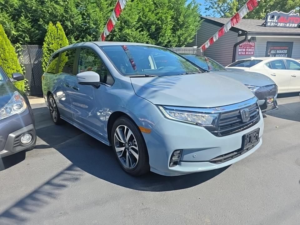 Certified Used 2024 Sonic Gray Pearl Honda Touring image 3