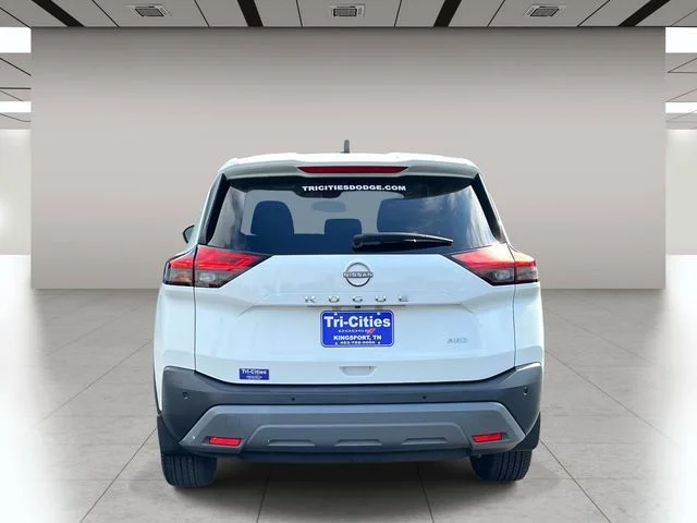 Used 2023 White Nissan S image 4