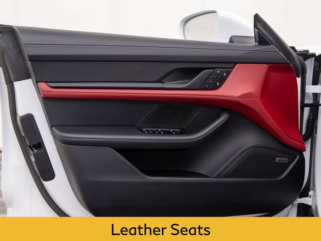 2023 Porsche Taycan GTS - Photo 12