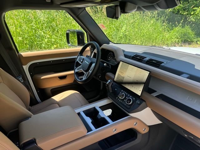 New 2026 Fuji White LAND ROVER X-Dynamic SE image 22