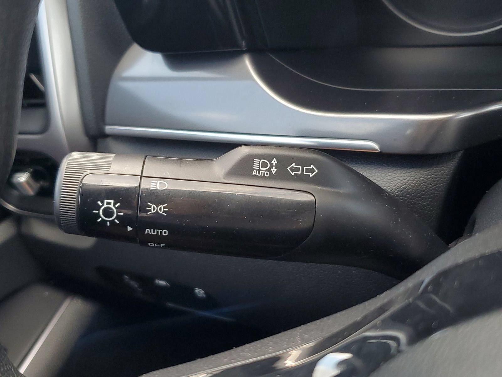 Used 2023 Black Kia LX image 28